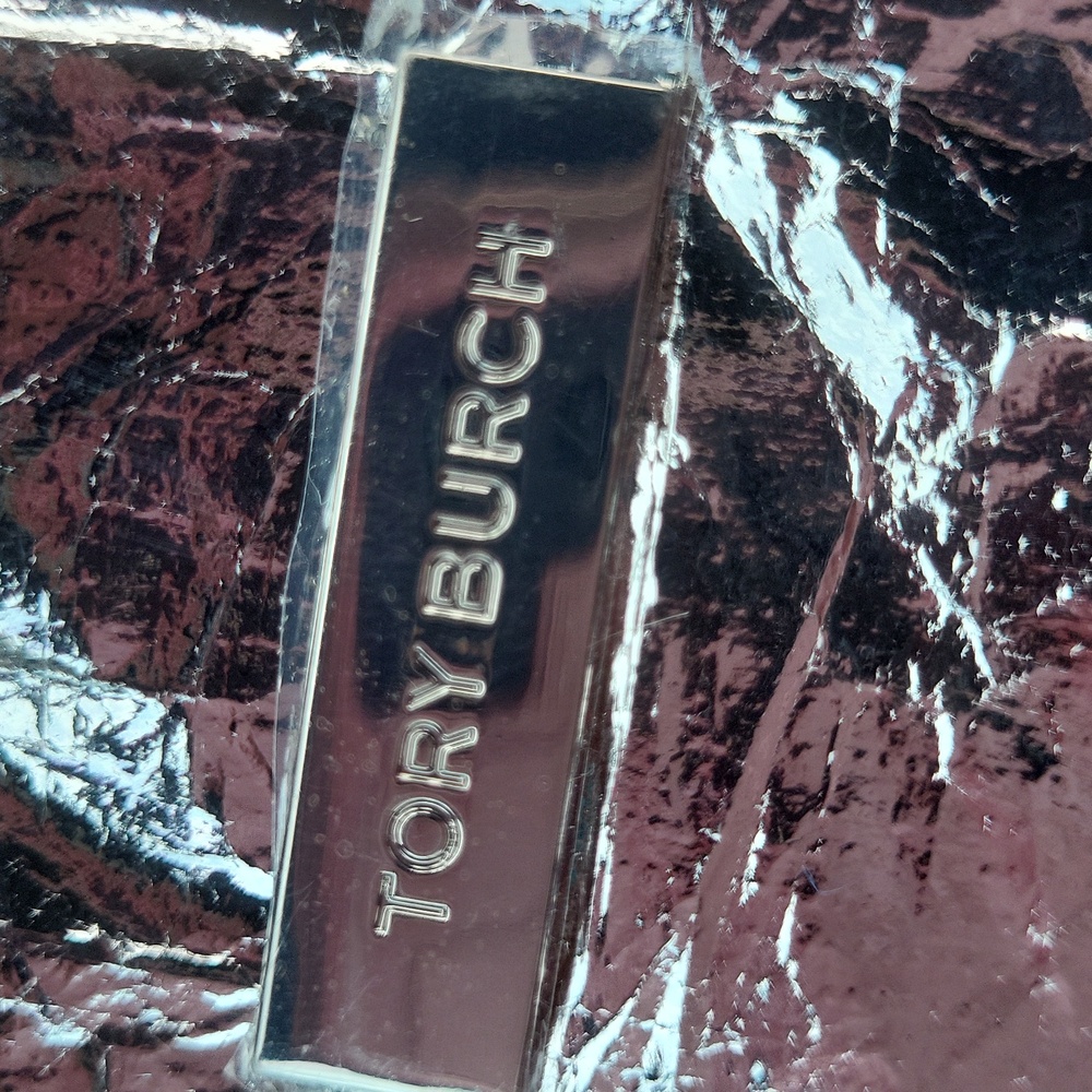 TORY BURCH  Metallic Silver Pouch NWT. - Picture 3 of 8
